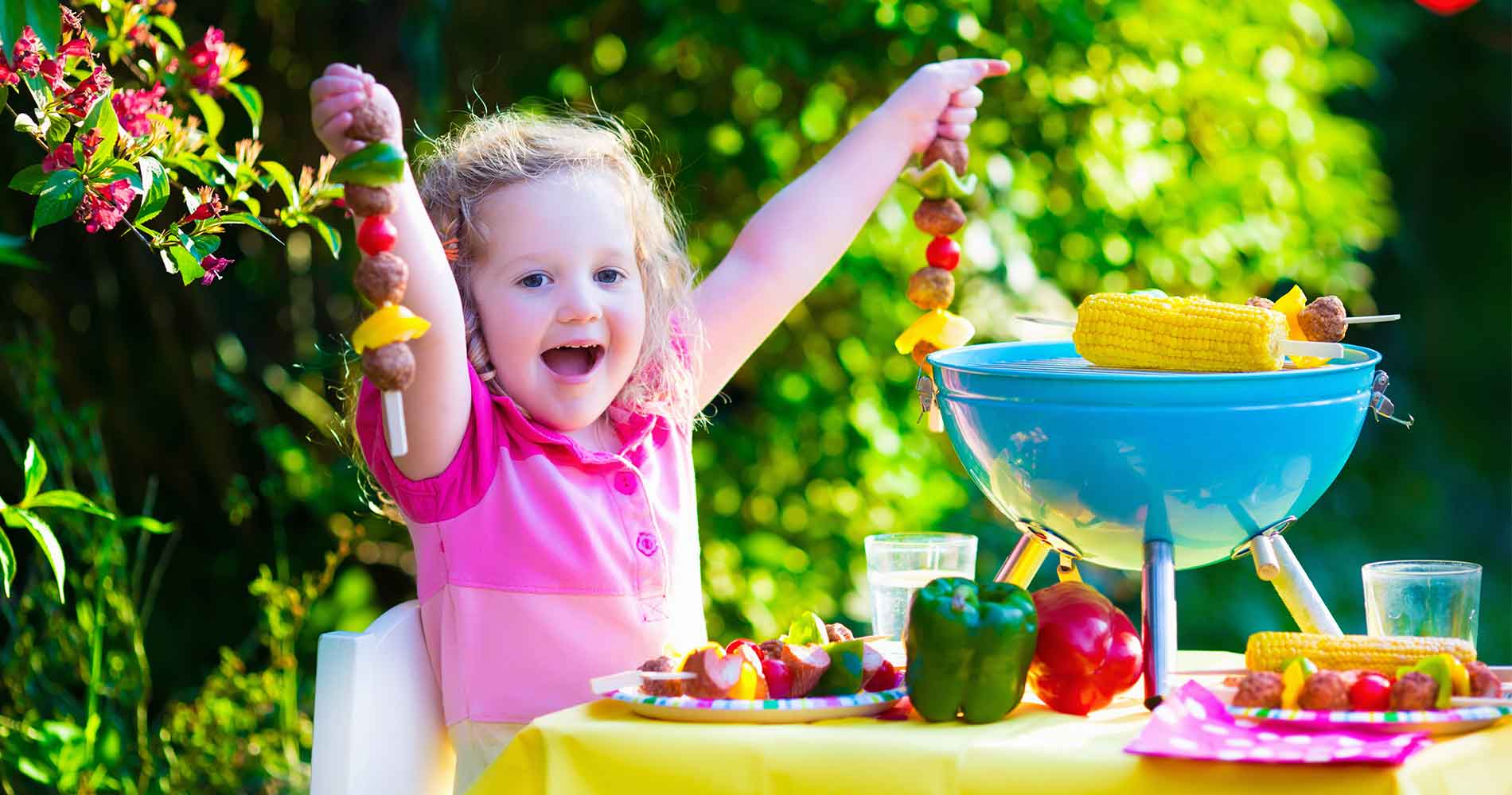 Jardinna-enfant-barbecue-jardin